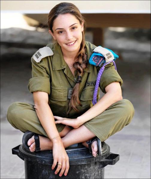 Israeli-soldier-girl-256.jpg